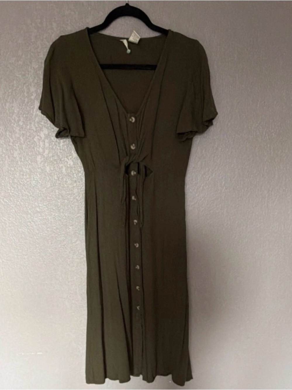 Mimi Chica Olive Green Button-Front Midi Dress